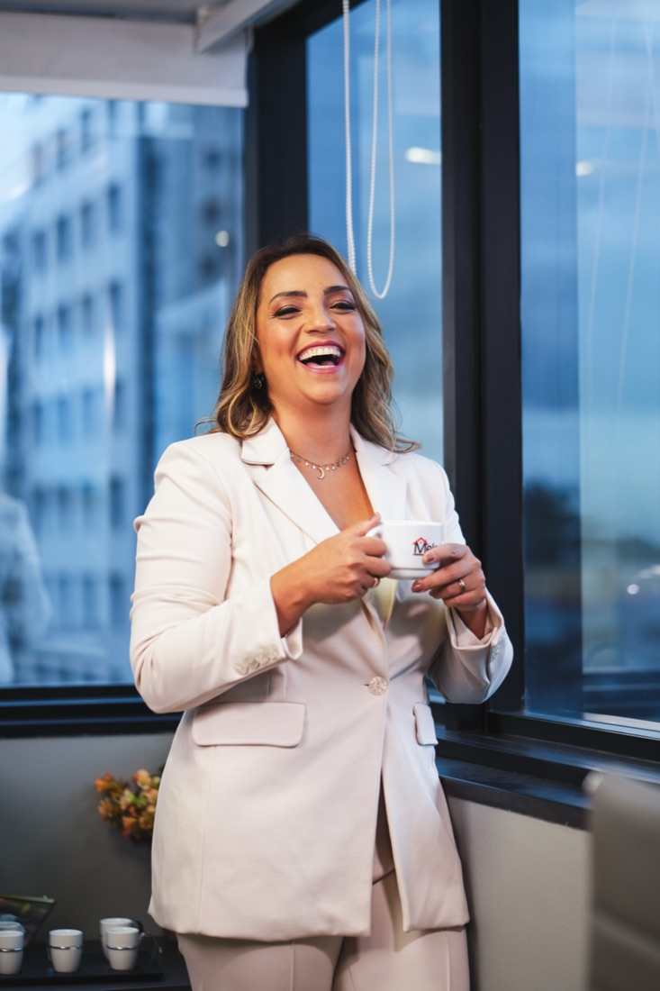 Sheila Militão sorrindo